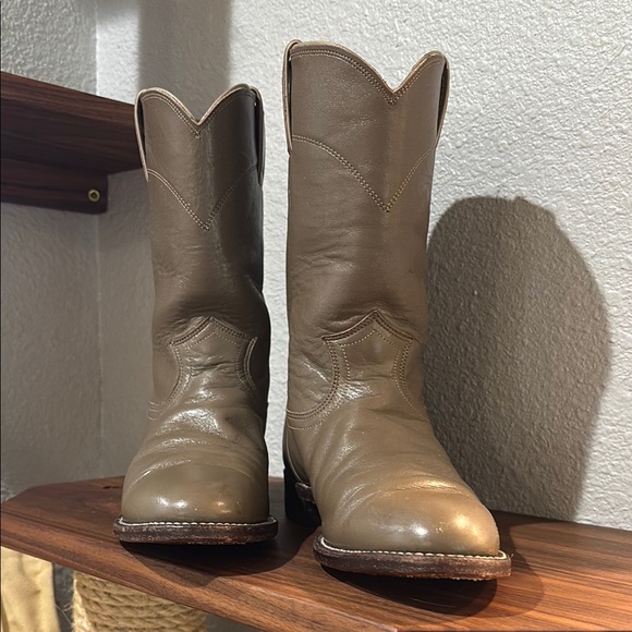Justin Classic Taupe/Grey Leather Cowboy Boots. Size 7B. EUC! - Picture 2 of 13